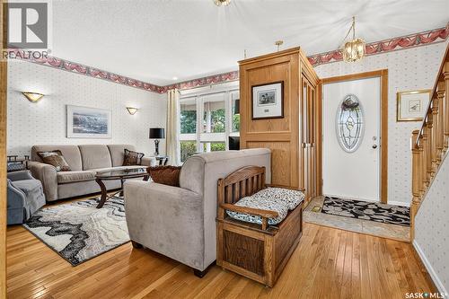 1188 2Nd Avenue Ne, Moose Jaw, SK - Indoor Photo Showing Living Room