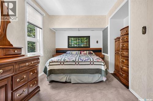 1188 2Nd Avenue Ne, Moose Jaw, SK - Indoor Photo Showing Bedroom
