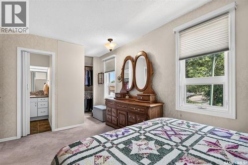 1188 2Nd Avenue Ne, Moose Jaw, SK - Indoor Photo Showing Bedroom
