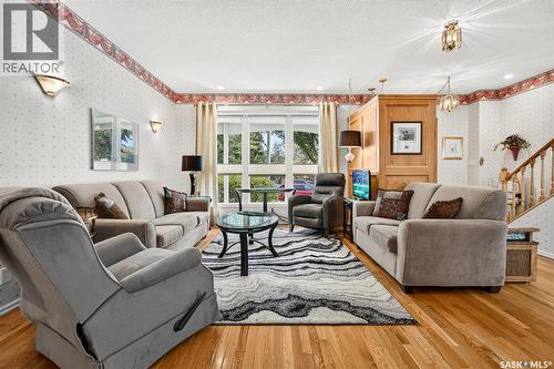1188 2Nd Avenue Ne, Moose Jaw, SK - Indoor Photo Showing Living Room