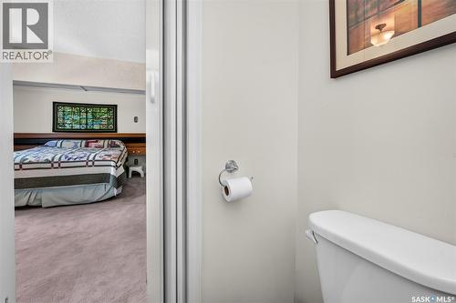 1188 2Nd Avenue Ne, Moose Jaw, SK - Indoor Photo Showing Bathroom