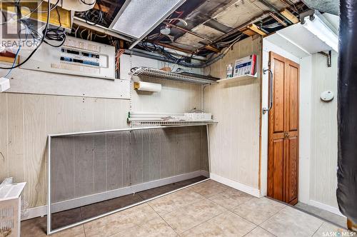 1188 2Nd Avenue Ne, Moose Jaw, SK - Indoor