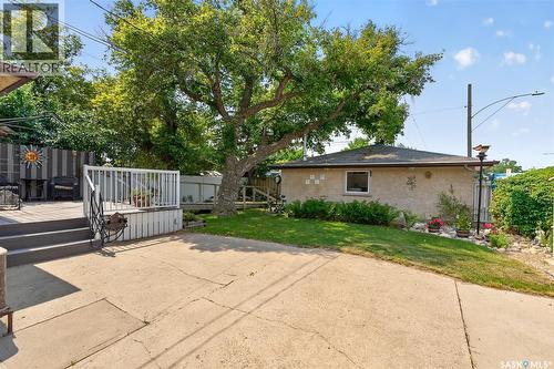 1188 2Nd Avenue Ne, Moose Jaw, SK - Outdoor