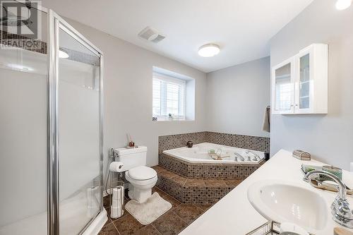 27 Plummer Ct, Sault Ste. Marie, ON - Indoor Photo Showing Bathroom