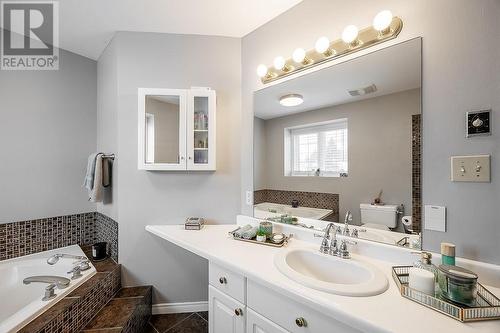 27 Plummer Ct, Sault Ste. Marie, ON - Indoor Photo Showing Bathroom