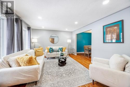 27 Plummer Ct, Sault Ste. Marie, ON - Indoor Photo Showing Living Room