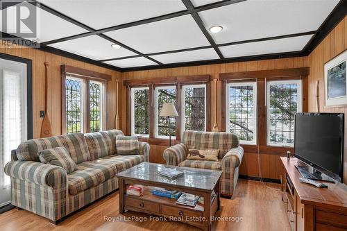 1550 Island 85 Stoney Lake, Douro-Dummer, ON - Indoor Photo Showing Living Room