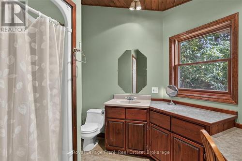 1550 Island 85 Stoney Lake, Douro-Dummer, ON - Indoor Photo Showing Bathroom