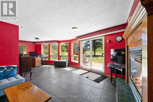 4984 Dunrobin Road, Ottawa, ON - Indoor