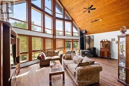 4984 Dunrobin Road, Ottawa, ON - Indoor