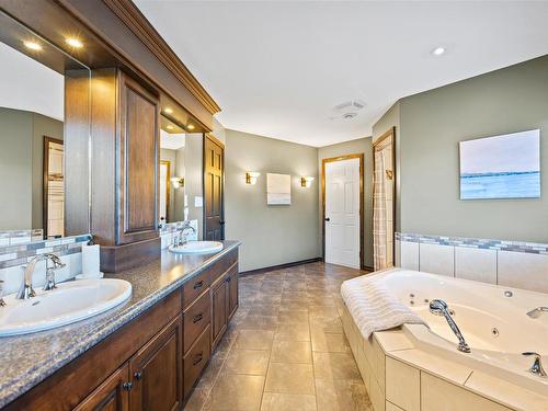 6624 Route 13, Mayfield, PE - Indoor Photo Showing Bathroom