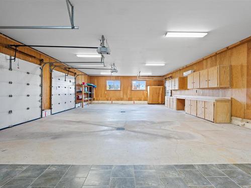 6624 Route 13, Mayfield, PE - Indoor Photo Showing Garage