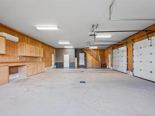 6624 Route 13, Mayfield, PE - Indoor Photo Showing Garage