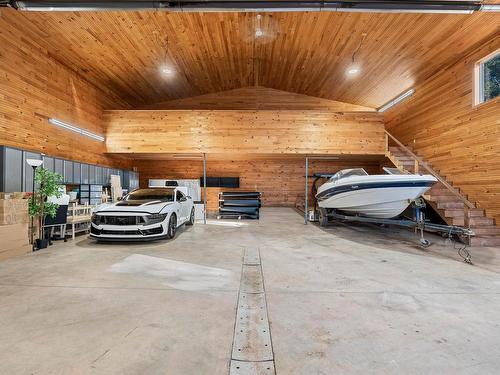 6624 Route 13, Mayfield, PE - Indoor Photo Showing Garage