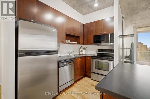 1903 - 179 George Street, Ottawa, ON - Indoor Photo Showing Kitchen With Stainless Steel Kitchen