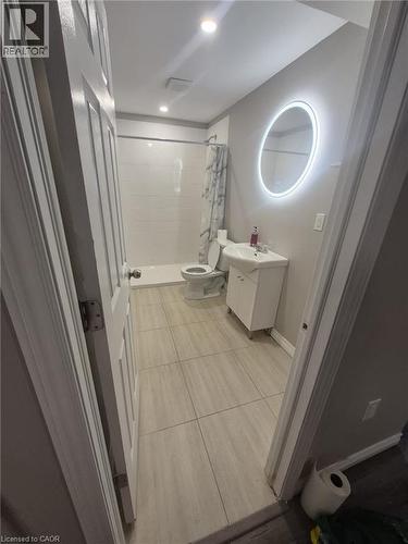 72 Ingleside Drive Unit# Lower, Kitchener, ON - Indoor Photo Showing Bathroom