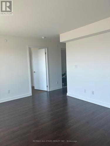 1004 - 160 Flemington Road, Toronto, ON - Indoor Photo Showing Other Room