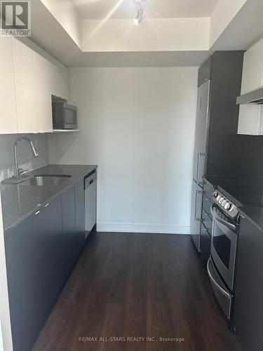 1004 - 160 Flemington Road, Toronto, ON - Indoor Photo Showing Kitchen