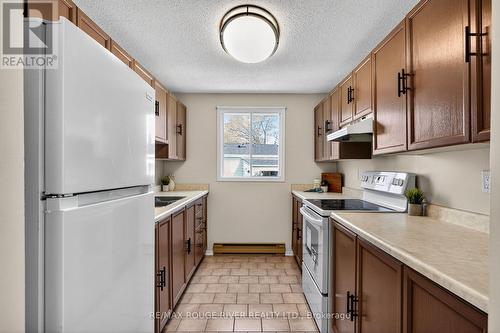 22 Eastbank Road, Clarington (Newcastle), ON - Indoor Photo Showing Kitchen
