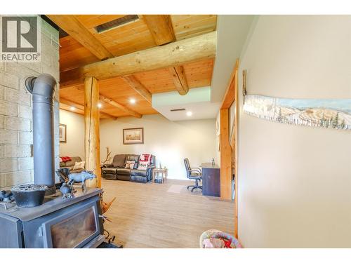 5031 Gloinnzun Drive, 108 Mile Ranch, BC - Indoor