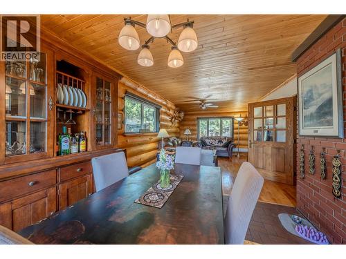 5031 Gloinnzun Drive, 108 Mile Ranch, BC - Indoor Photo Showing Dining Room