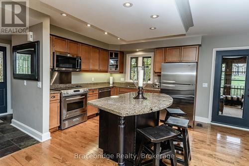 Carling 6 W2 - 3876 Muskoka Rd 118 Highway W, Muskoka Lakes (Medora), ON 