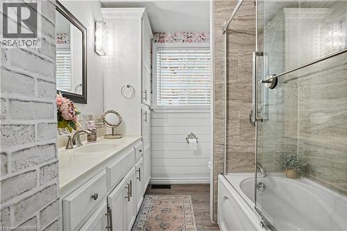 52 Lorne Avenue, Burford, ON - Indoor Photo Showing Bathroom