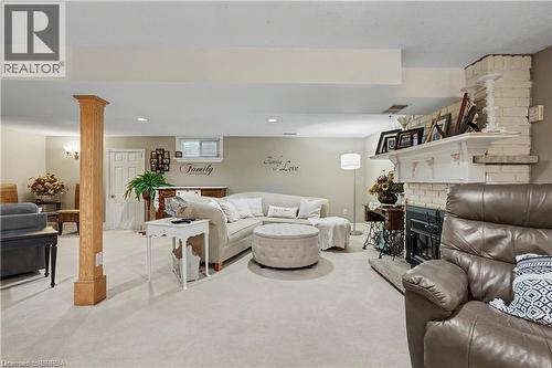 52 Lorne Avenue, Burford, ON - Indoor Photo Showing Living Room