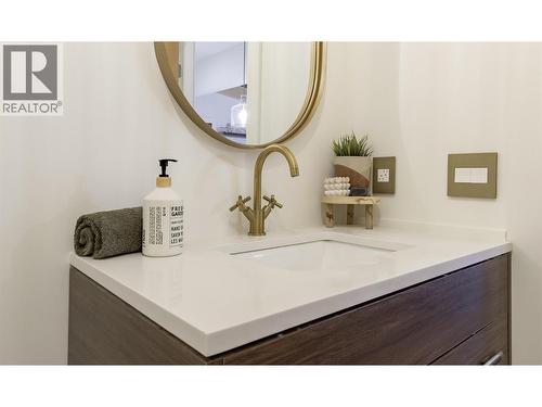 3153 Hall Road, Kelowna, BC - Indoor Photo Showing Bathroom