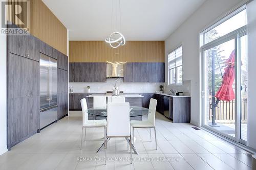 96 Bond Crescent, Richmond Hill, ON - Indoor Photo Showing Other Room