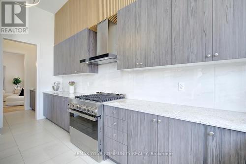 96 Bond Crescent, Richmond Hill, ON - Indoor Photo Showing Kitchen With Upgraded Kitchen