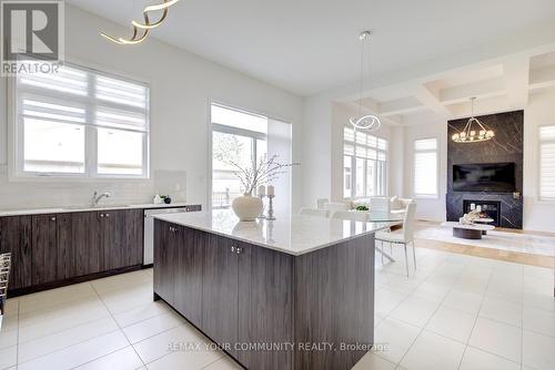 96 Bond Crescent, Richmond Hill, ON - Indoor Photo Showing Kitchen With Upgraded Kitchen