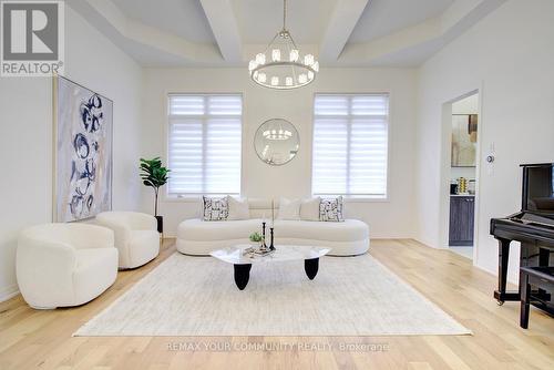 96 Bond Crescent, Richmond Hill, ON - Indoor Photo Showing Living Room