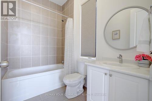 96 Bond Crescent, Richmond Hill, ON - Indoor Photo Showing Bathroom