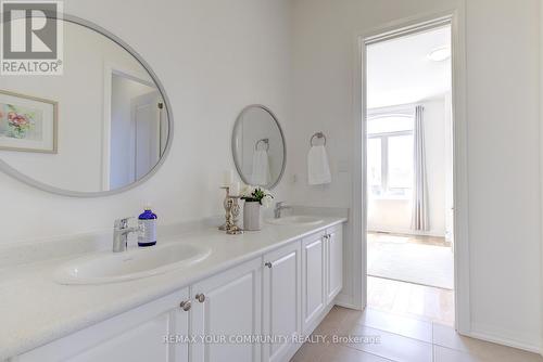 96 Bond Crescent, Richmond Hill, ON - Indoor Photo Showing Bathroom