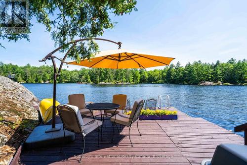 1 Island 29Kl Kahshe Lake - Cooee Island, Gravenhurst (Morrison), ON - Outdoor With Body Of Water