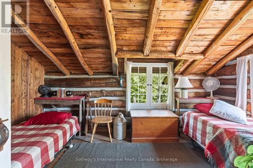 1 Island 29Kl Kahshe Lake - Cooee Island, Gravenhurst (Morrison), ON - Indoor Photo Showing Other Room