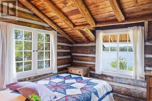 1 Island 29Kl Kahshe Lake - Cooee Island, Gravenhurst (Morrison), ON - Indoor Photo Showing Bedroom