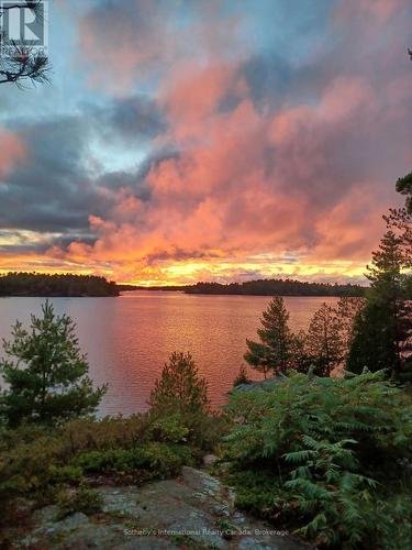 1 Island 29Kl Kahshe Lake - Cooee Island, Gravenhurst (Morrison), ON - Outdoor With Body Of Water With View