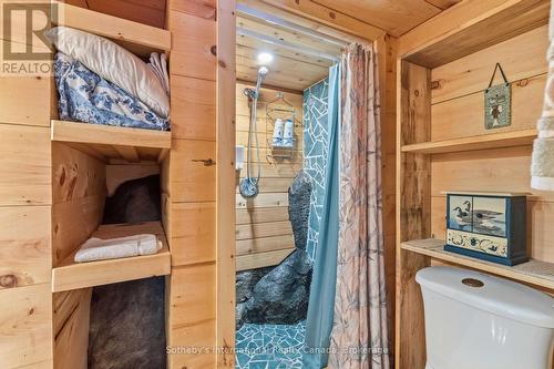 1 Island 29Kl Kahshe Lake - Cooee Island, Gravenhurst (Morrison), ON - Indoor