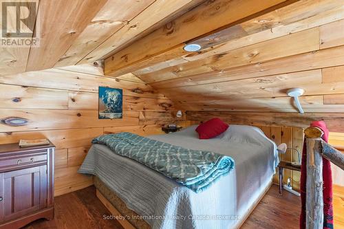 1 Island 29Kl Kahshe Lake - Cooee Island, Gravenhurst (Morrison), ON - Indoor Photo Showing Bedroom
