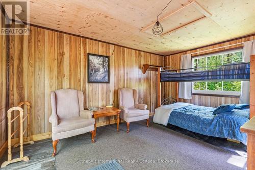 1 Island 29Kl Kahshe Lake - Cooee Island, Gravenhurst (Morrison), ON - Indoor