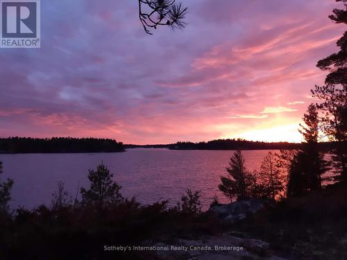 1 Island 29Kl Kahshe Lake - Cooee Island, Gravenhurst (Morrison), ON - Outdoor With Body Of Water With View