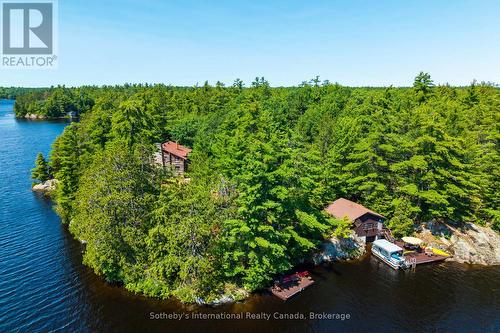 1 Island 29Kl Kahshe Lake - Cooee Island, Gravenhurst (Morrison), ON - Outdoor With Body Of Water