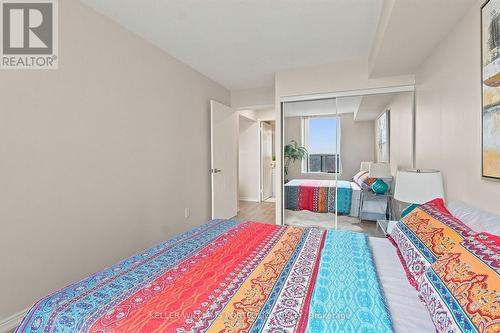 605 - 135 Hillcrest Avenue, Mississauga, ON - Indoor Photo Showing Bedroom