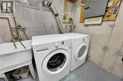 1251 Jalna Boulevard, London, ON - Indoor Photo Showing Laundry Room