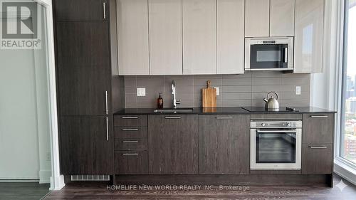 2307 - 403 Church Street, Toronto, ON - Indoor Photo Showing Kitchen With Upgraded Kitchen
