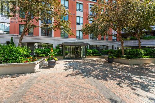 313 - 53 Woodbridge Avenue, Vaughan, ON - Outdoor