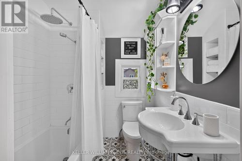 147 Melrose Avenue N, Hamilton, ON - Indoor Photo Showing Bathroom
