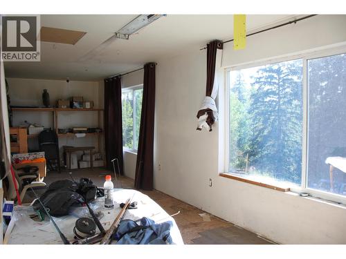 8245 Bridge Lake North Road, Bridge Lake, BC - Indoor
